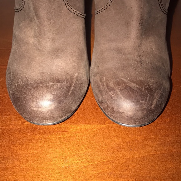 Women’s Ankle Booties 🤎 - Picture 4 of 9